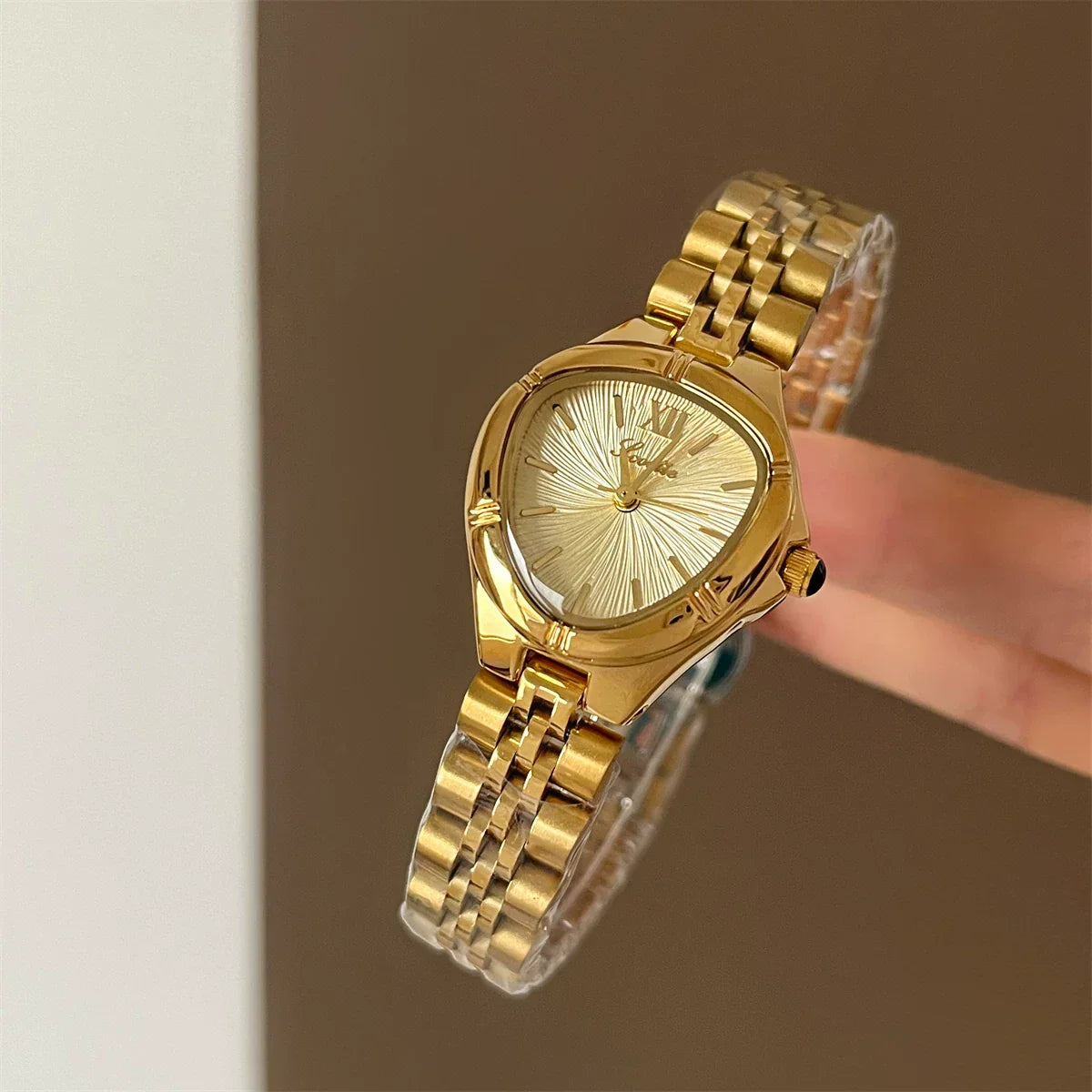 Minimalist Round Dial Bracelet Watch