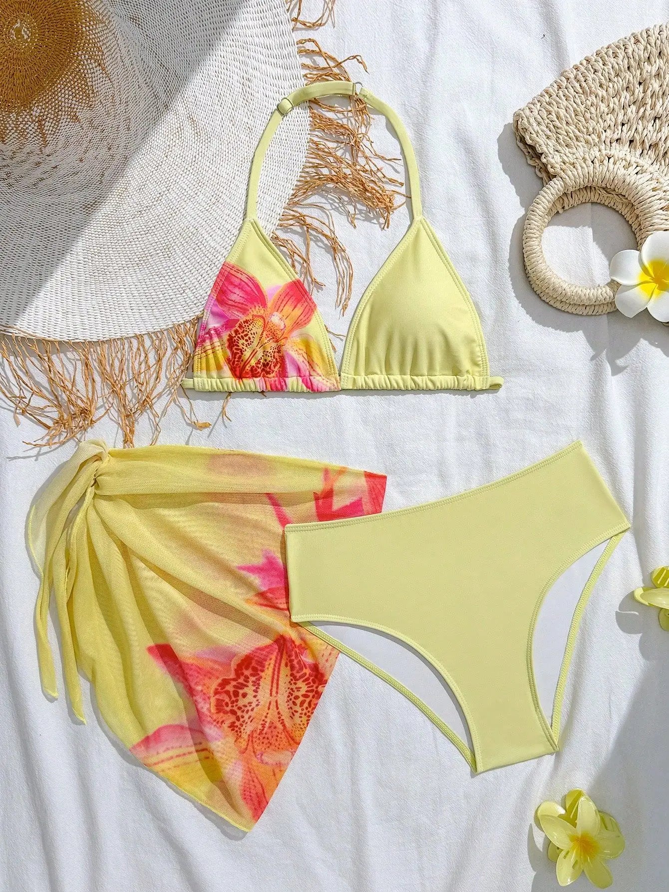 Casually Bikini With a Refined Edge