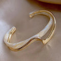 Classic Gold Bracelet with Timeless Appeal