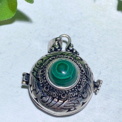 1.1-inch Mixed Crystal Spiritual Pendant for Healing & Protection