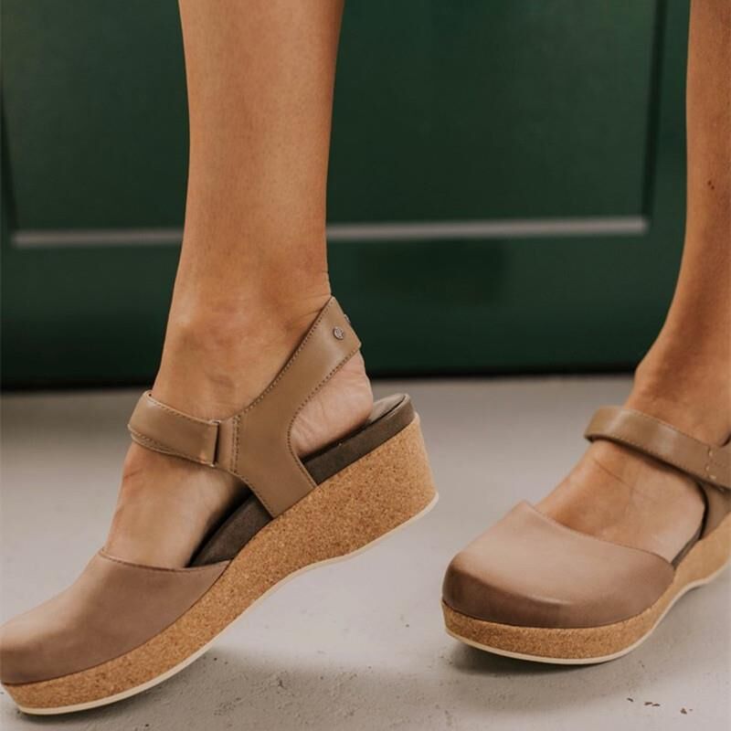 Graceful Orthopedic Sandals for Modern Look