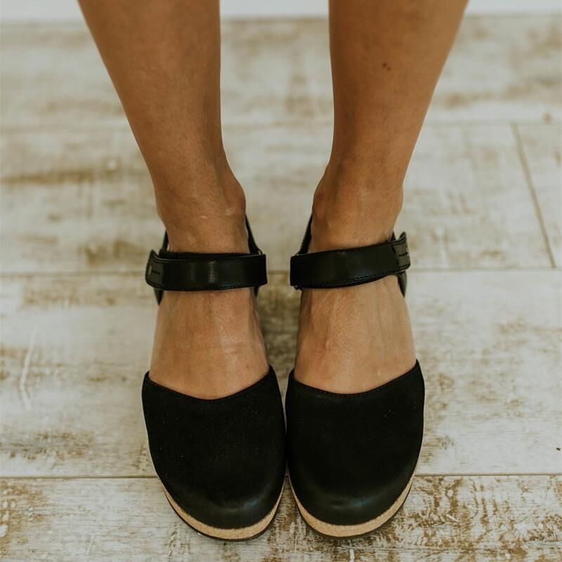 Graceful Orthopedic Sandals for Modern Look