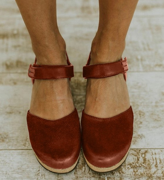 Graceful Orthopedic Sandals for Modern Look
