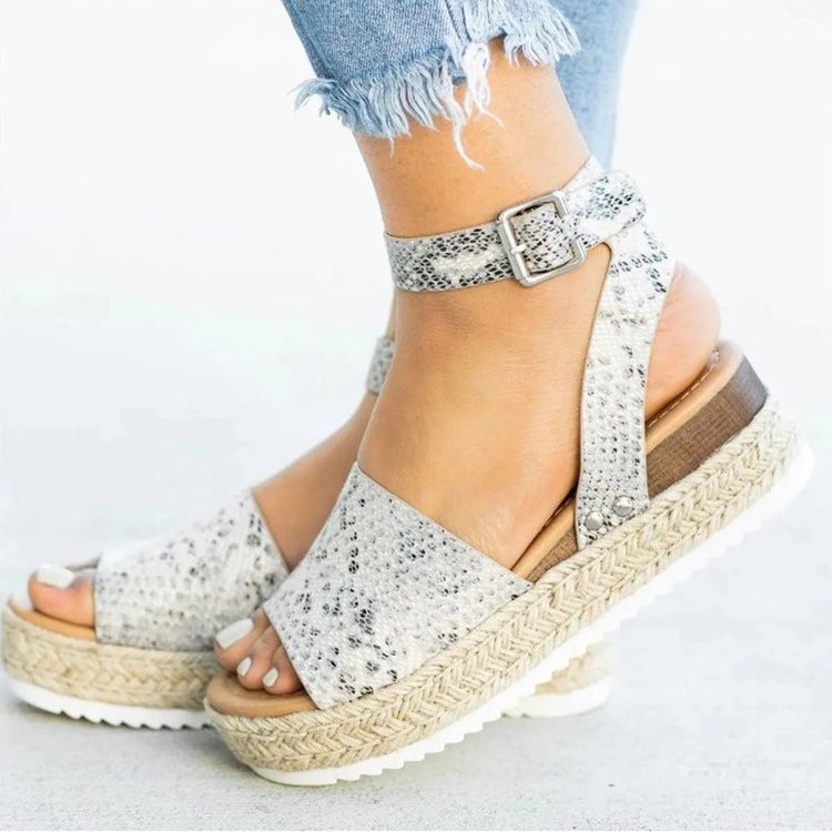 Chic Orthopedic Sandals with Unique Design