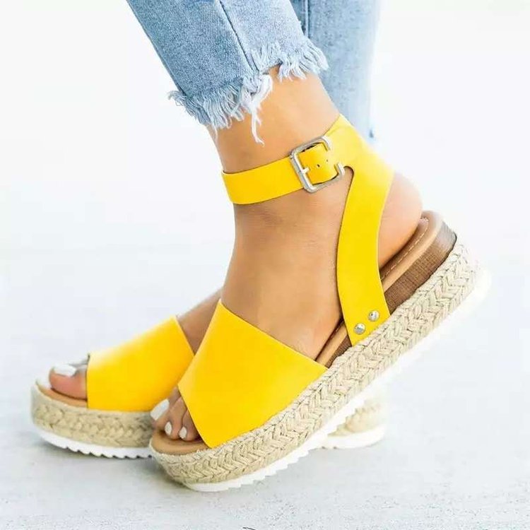 Chic Orthopedic Sandals with Unique Design