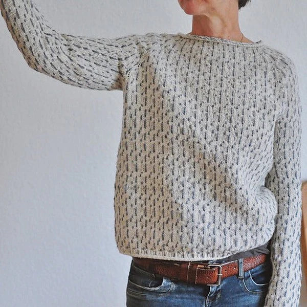 LM | Chic gray sweater with boat neckline