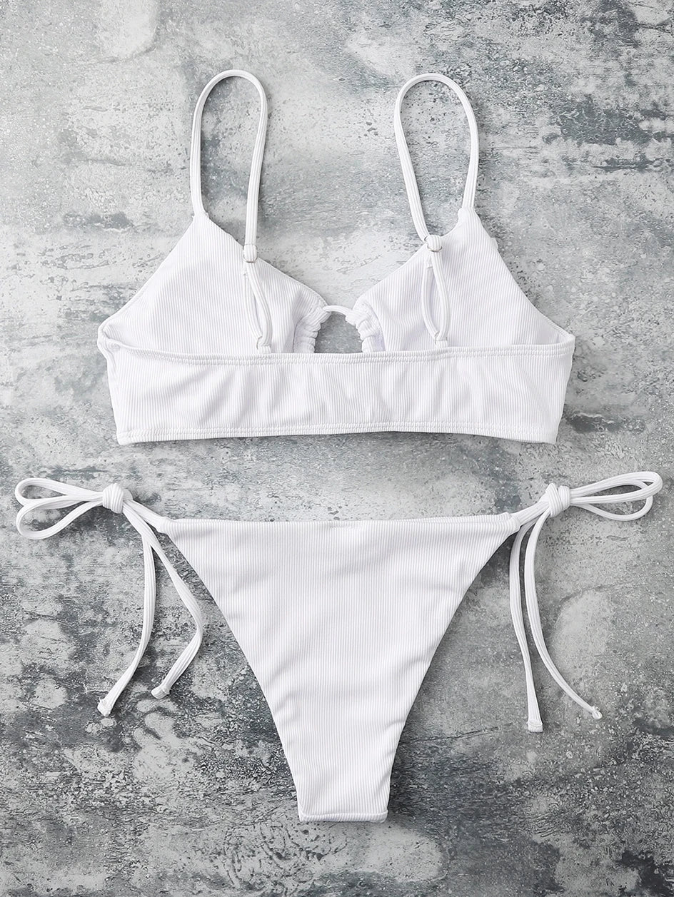 Verónica® | Effortless and Bikinis