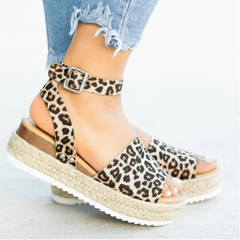 Graceful Orthopedic Sandals for Modern Look