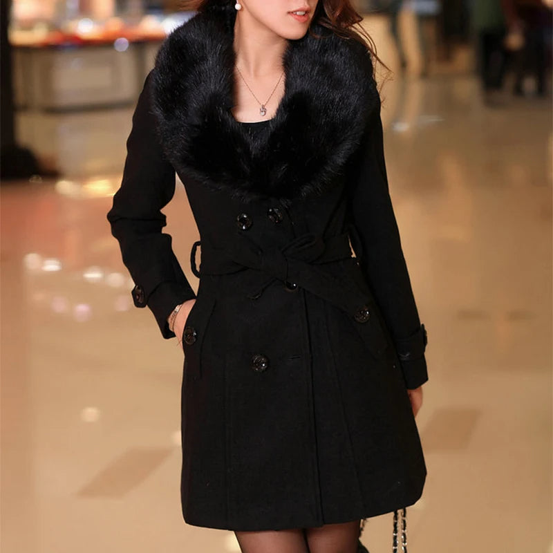 LM | Luxurious fur coat for the discerning lady