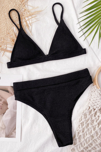 Amparo® | Bikini With Triangle Top and Hot Pants