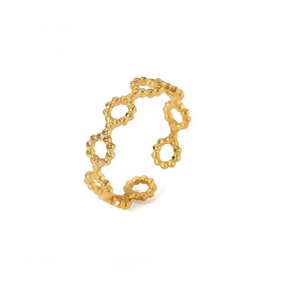 Bailee 18k Pleated Geometric Band Ring