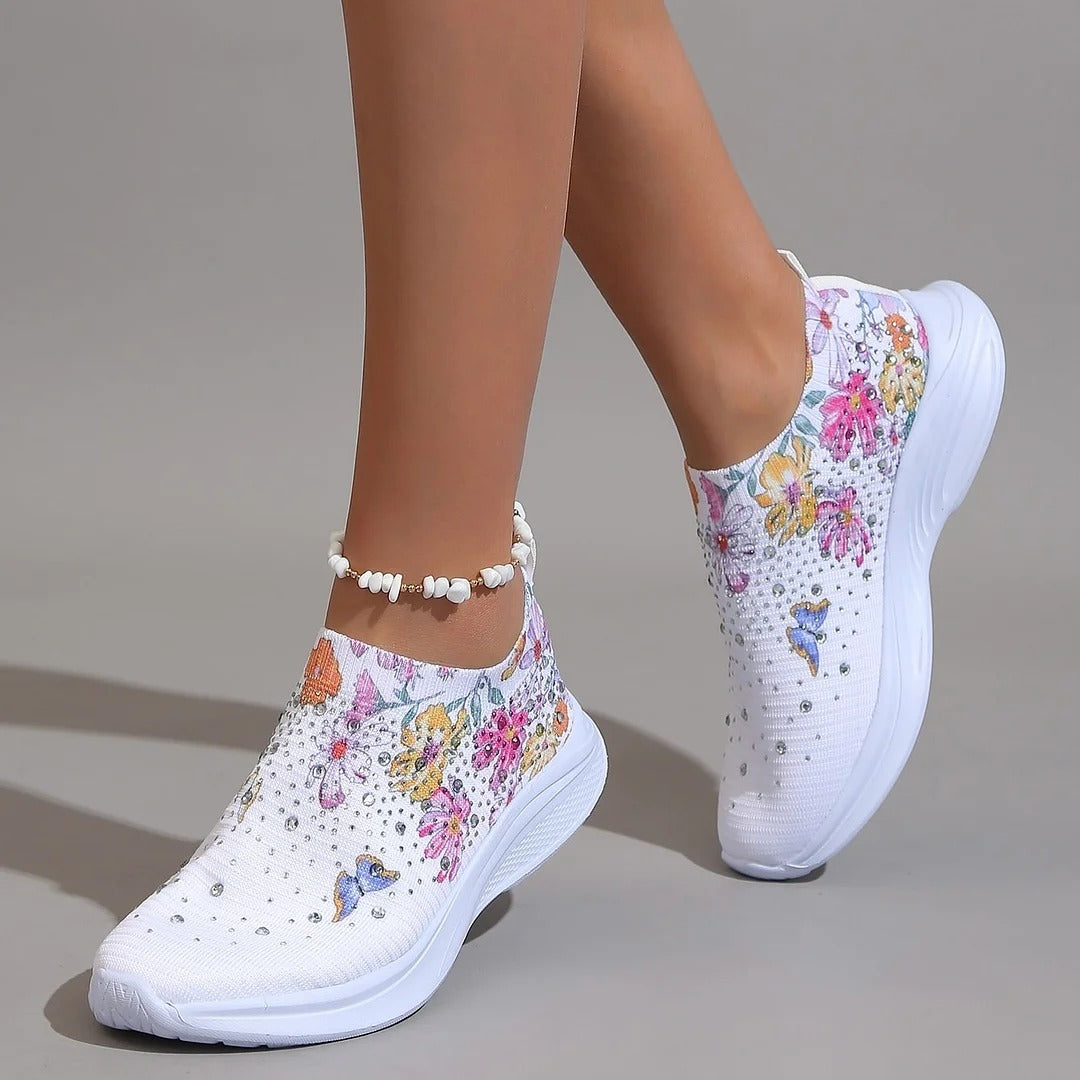 LM | Stylish, breathable slip-on sneakers