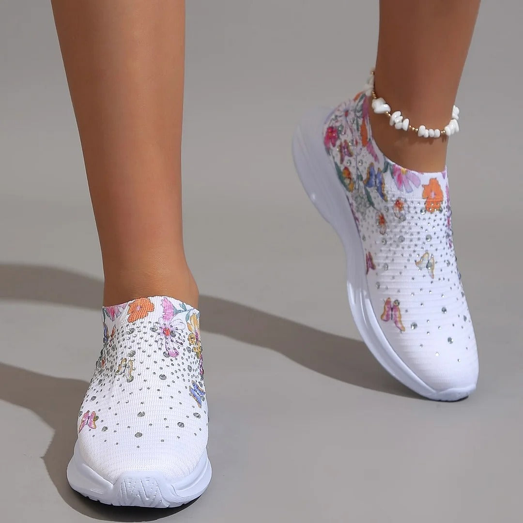 LM | Stylish, breathable slip-on sneakers