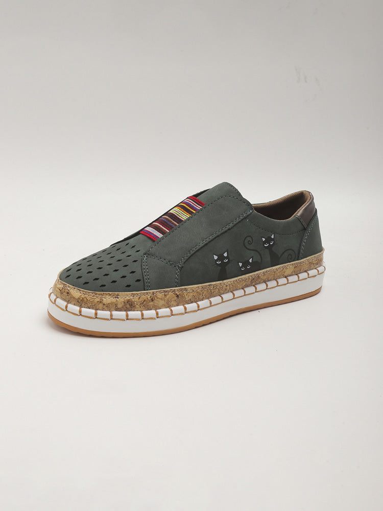 Comstylish Retro Black Cat Print Casual Shoes