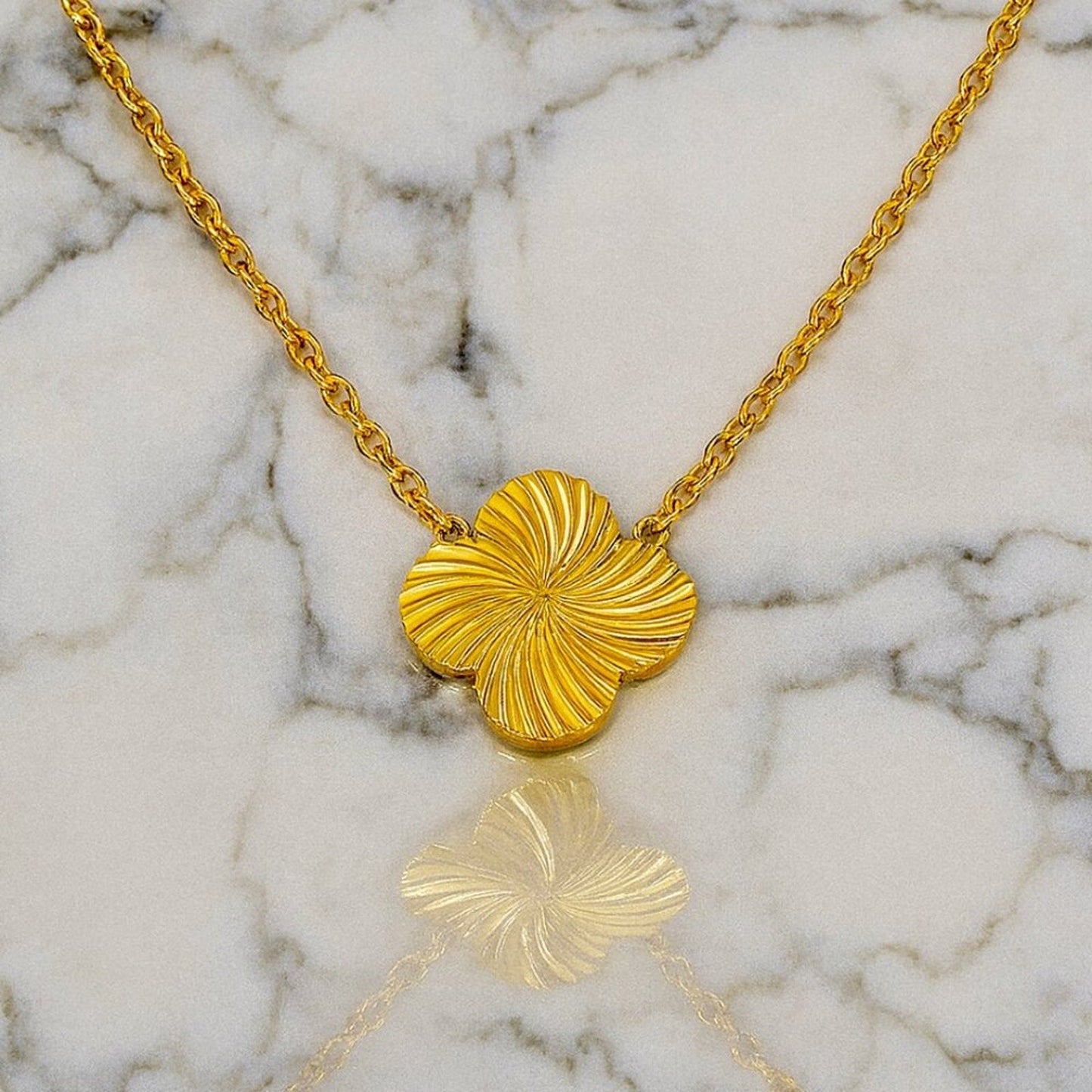 "zoey" 18k Clover Necklace