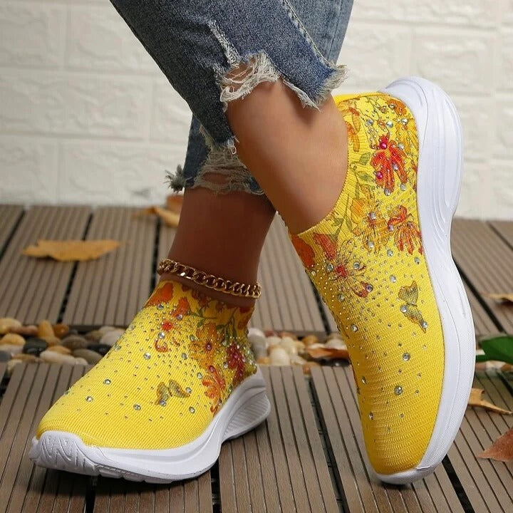 LM | Stylish, breathable slip-on sneakers