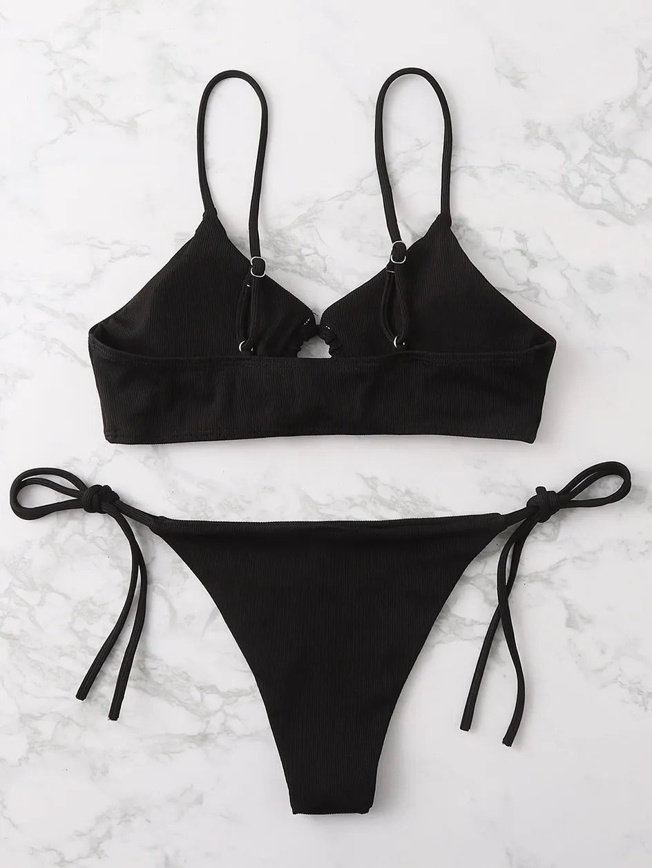 Verónica® | Effortless and Bikinis