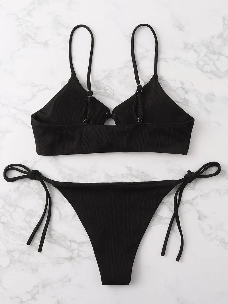 Verónica® | Effortless and Bikinis