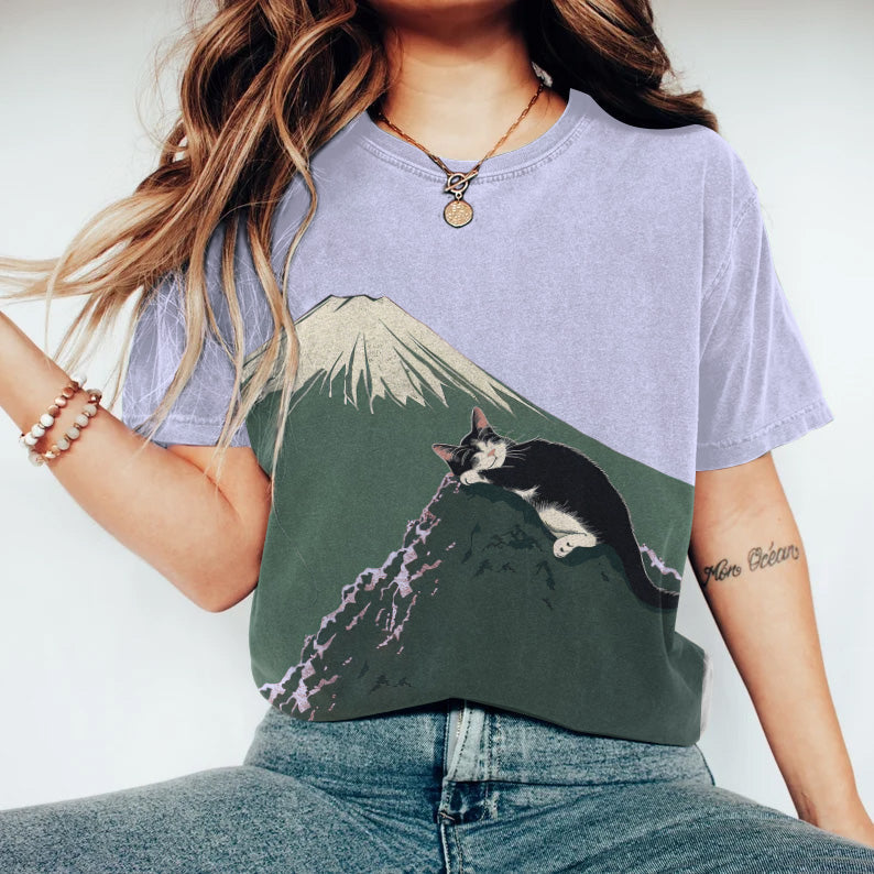 Abstract Creative Cute Cat Sleeping Next To Mount Fuji Painting Art T-Shirt elevenforest