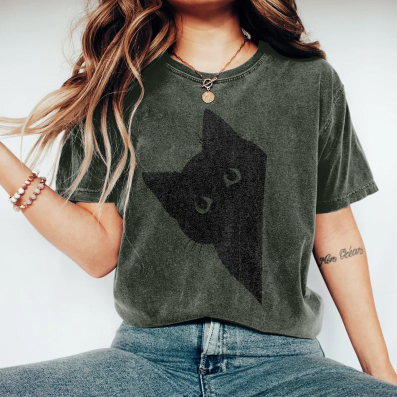 Women's Peek-A-Boo Hiding Black Cat Printed T-Shirt elevenforest