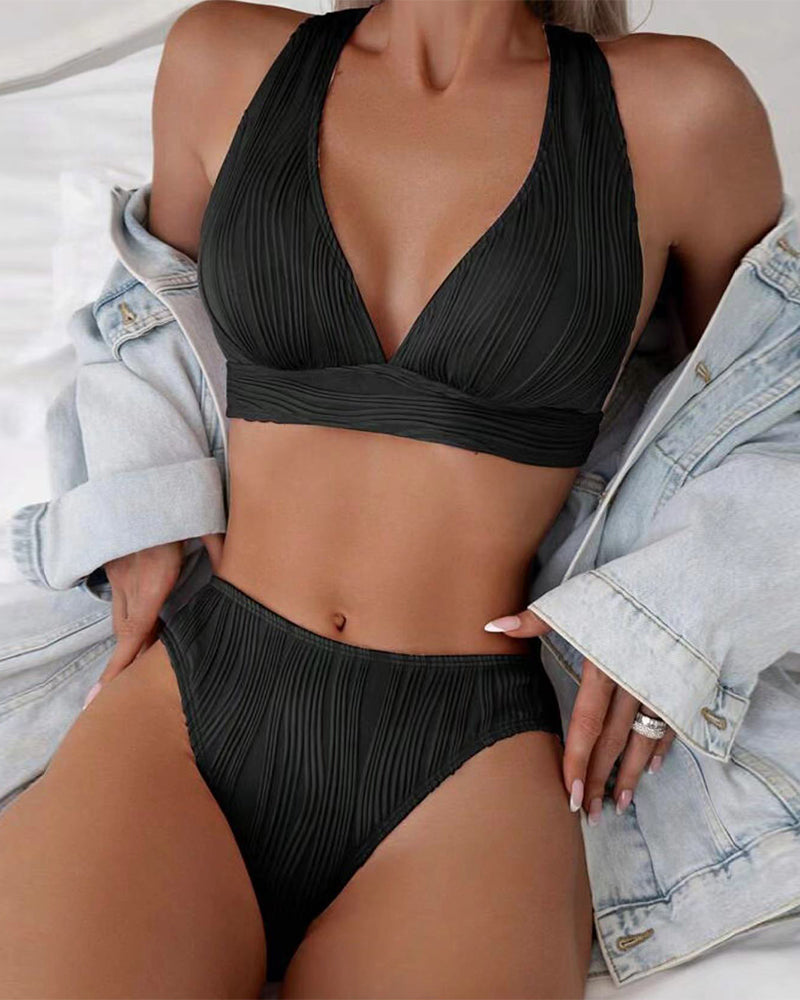 LM | Single-colored, sexy bikini with deep V-neckline