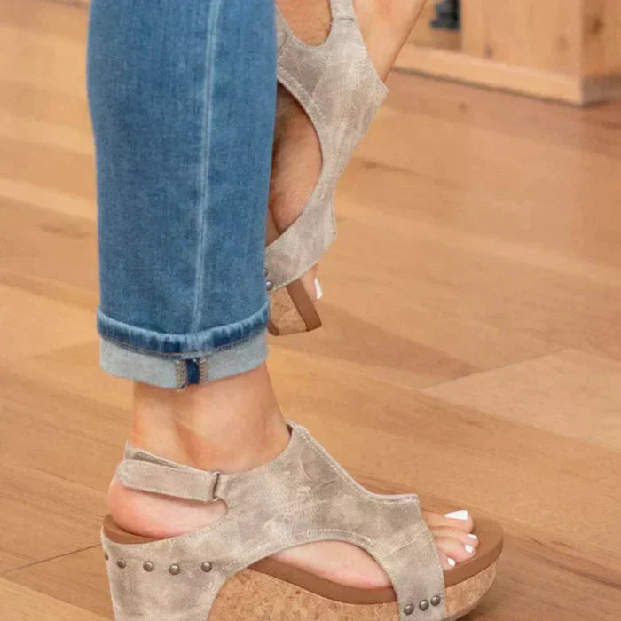 LM | Elegant summer wedge sandals