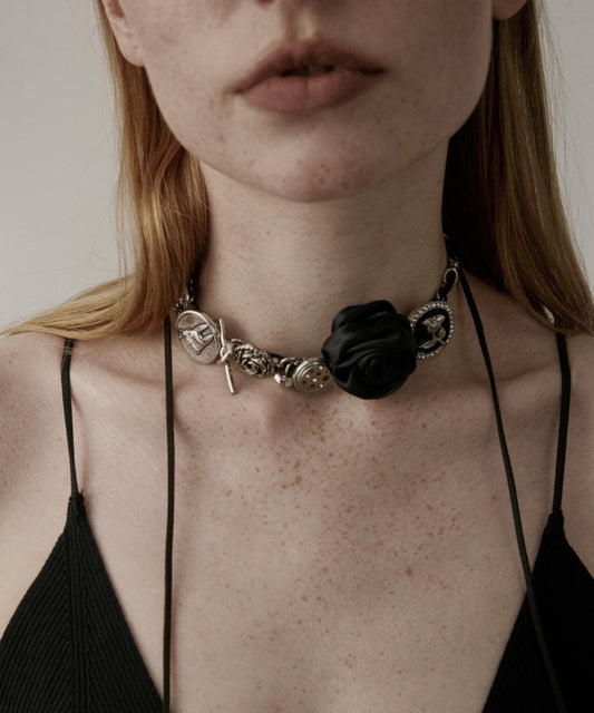 Black Sterling Silver Rose Necklace Yr011