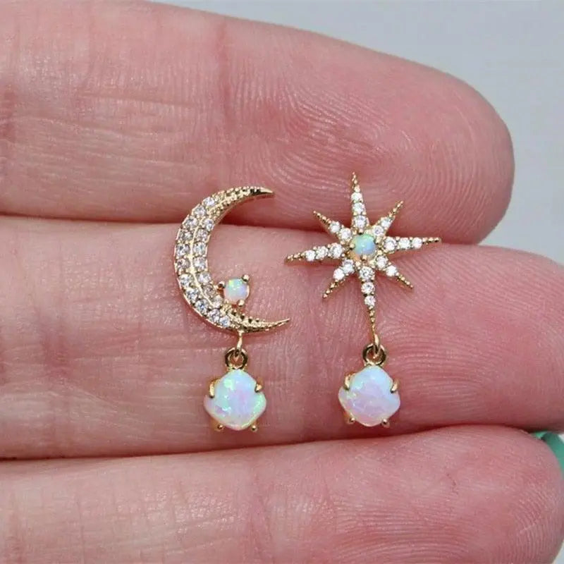 Classic Gold Earring with Timeless Appeal
