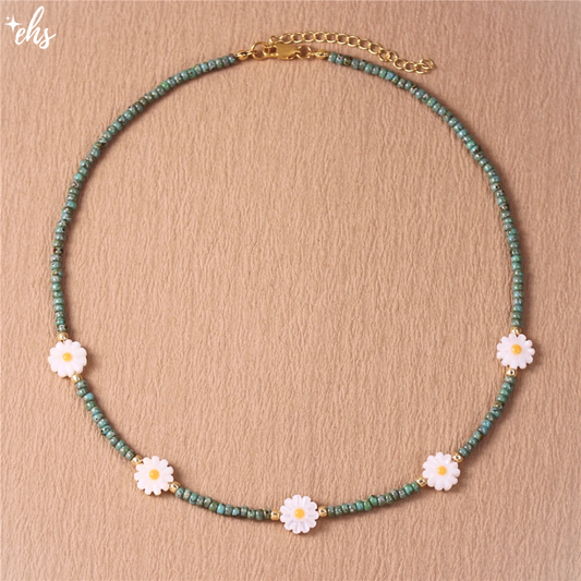 Daisy Flower Seed Bead Necklace