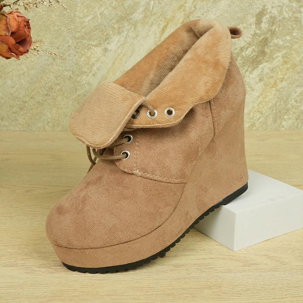 Graceful Orthopedic Boots for Modern Look