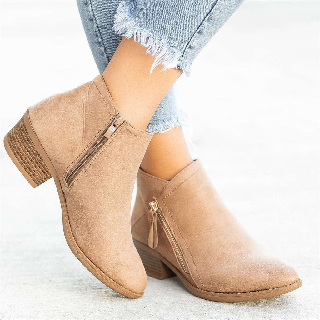Graceful Orthopedic Boots for Modern Look