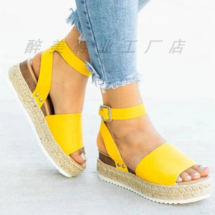 Chic Orthopedic Sandals with Unique Design