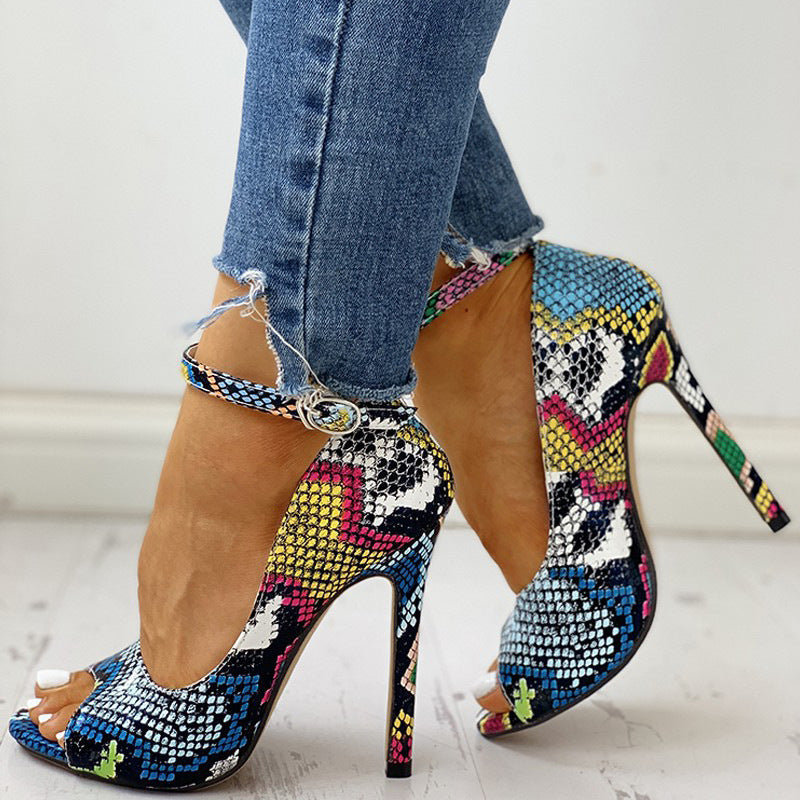 Chic Orthopedic Sandals with Unique Design