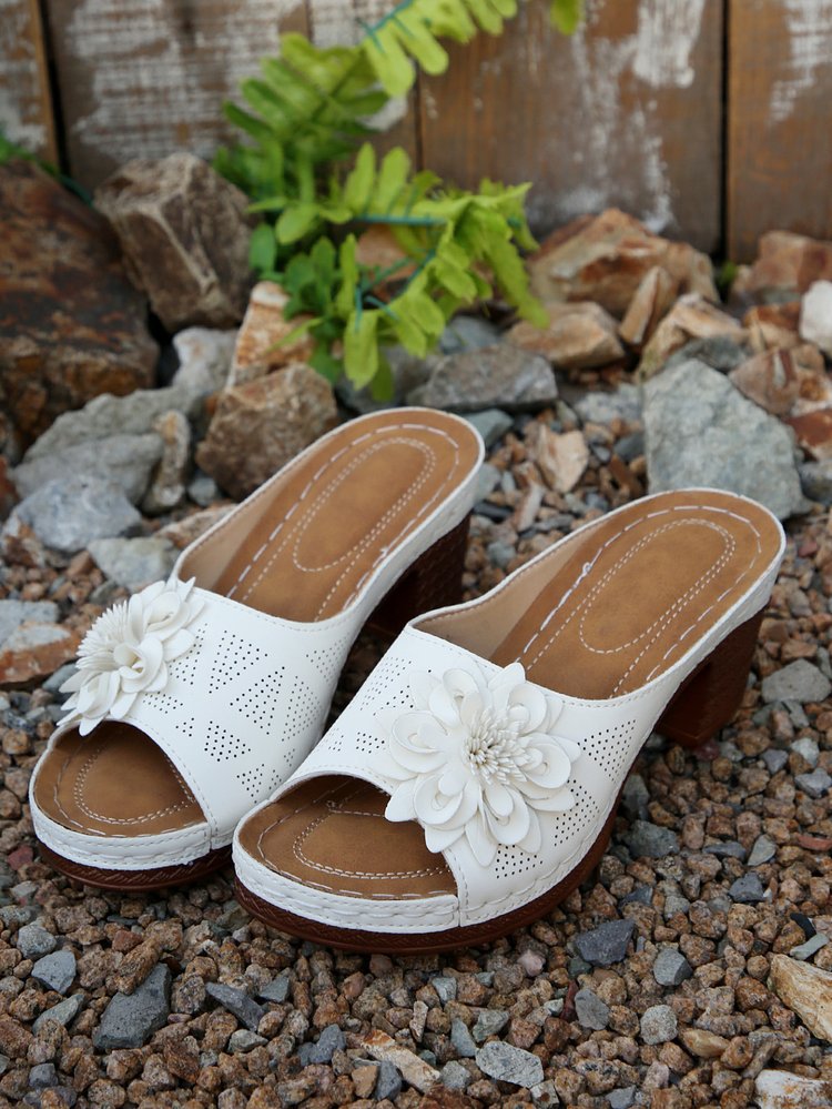 Chic Orthopedic Sandals with Unique Design