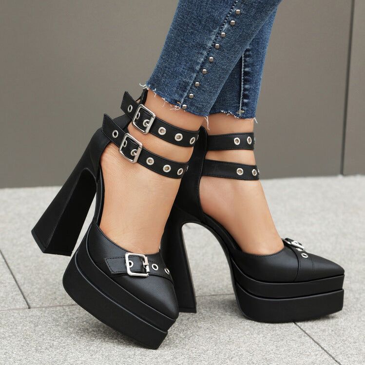 Chic Orthopedic Sandals with Unique Design