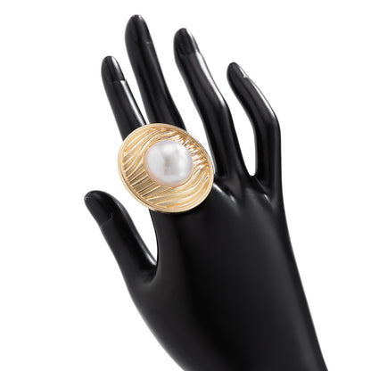 Maybelle Sculptural Pearl Ring