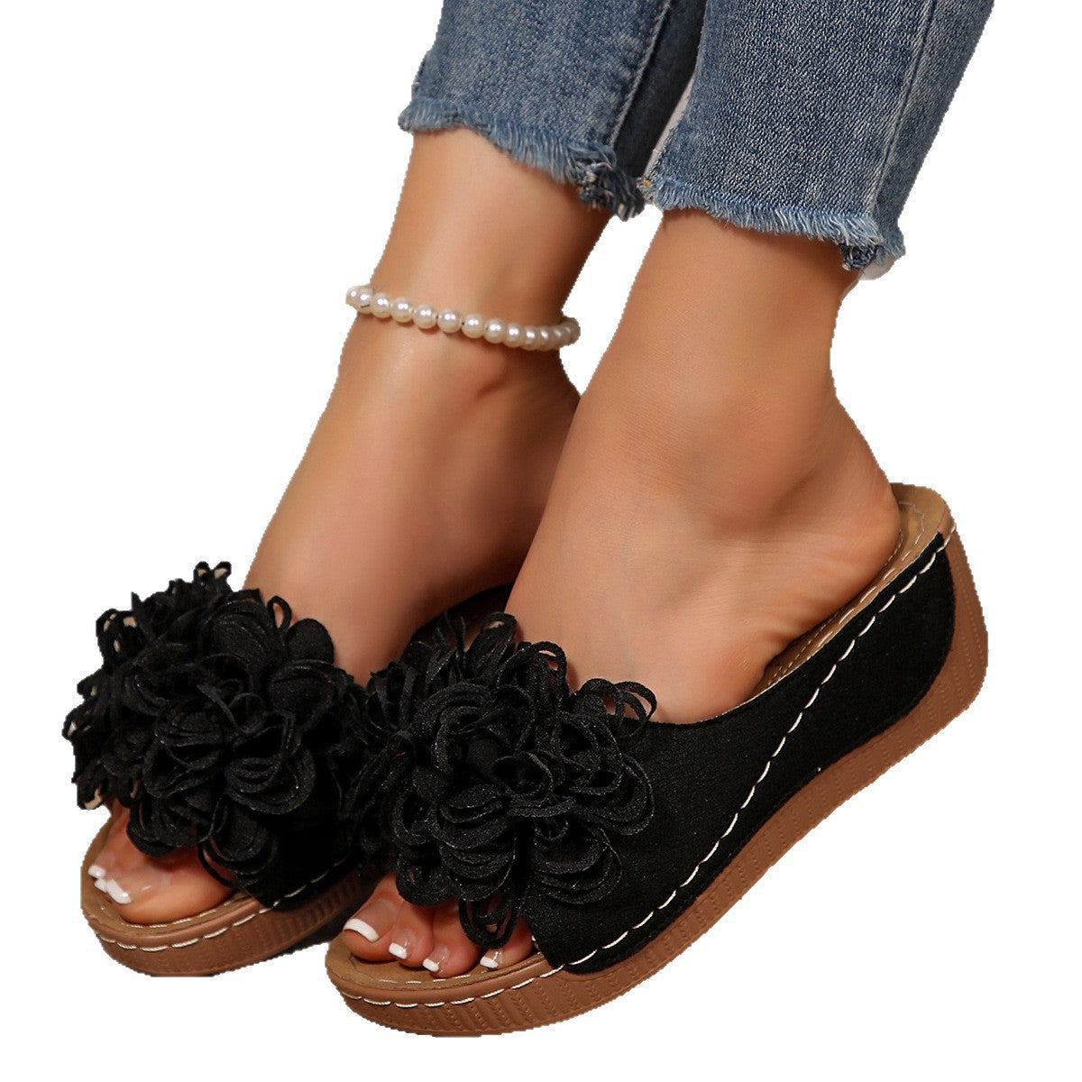 Graceful Orthopedic Sandals for Modern Look