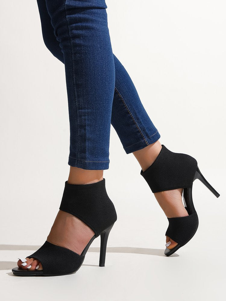 Graceful Orthopedic Sandals for Modern Look
