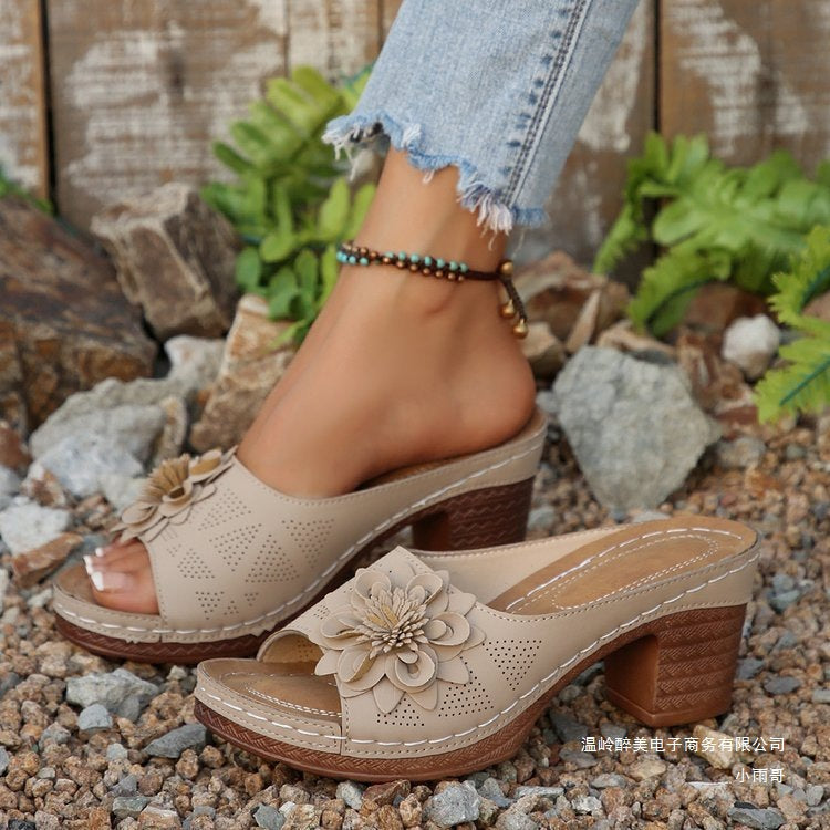 Chic Orthopedic Sandals with Unique Design