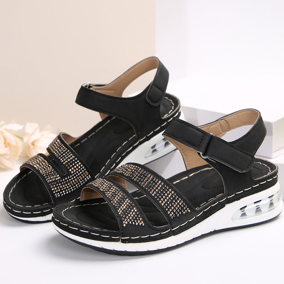 Chic Orthopedic Sandals with Unique Design