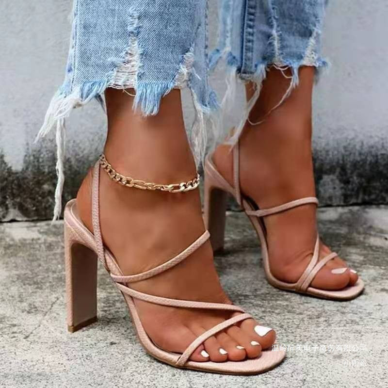 Chic Orthopedic Sandals with Unique Design