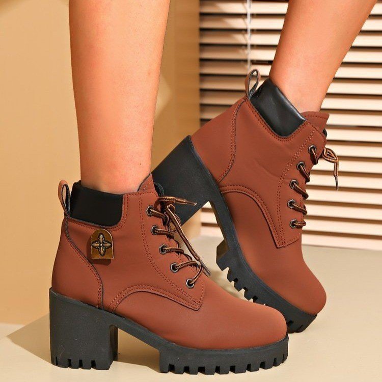Graceful Orthopedic Boots for Modern Look