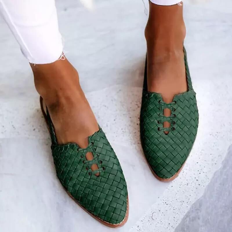 LM | Woven slip-on apartments