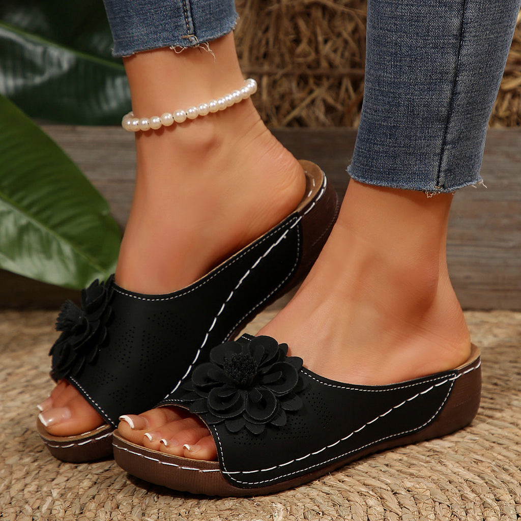 Chic Orthopedic Sandals with Unique Design