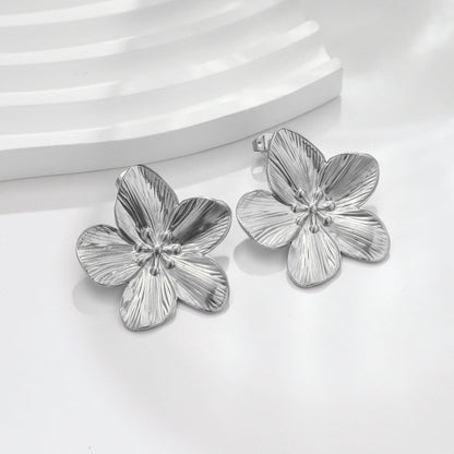 Courtlyn Hammered Irregular Earrings