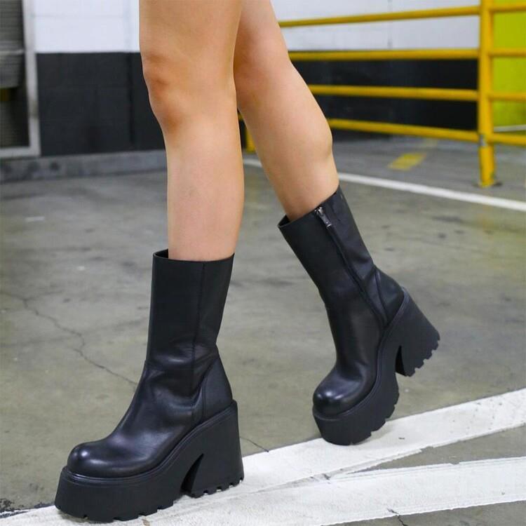 Chic Orthopedic Boots with Unique Design