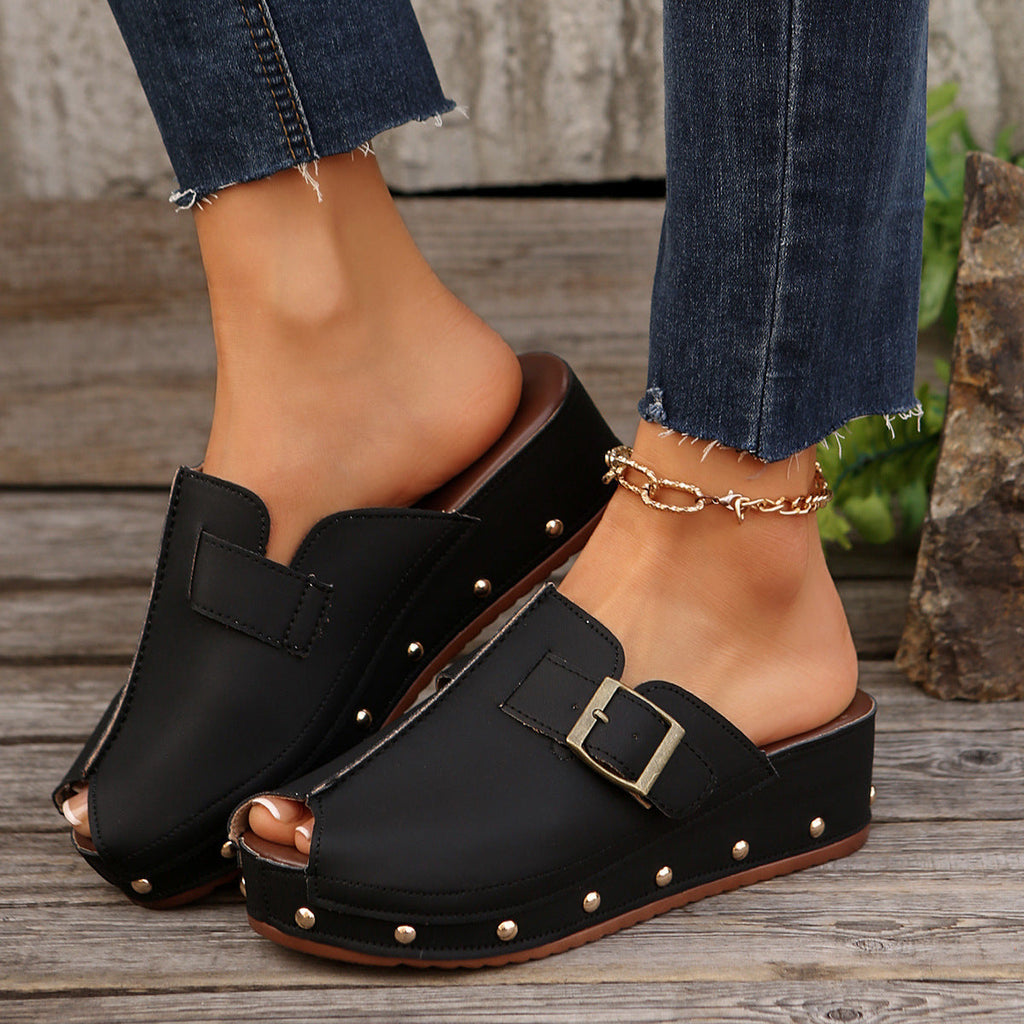 Chic Orthopedic Sandals with Unique Design