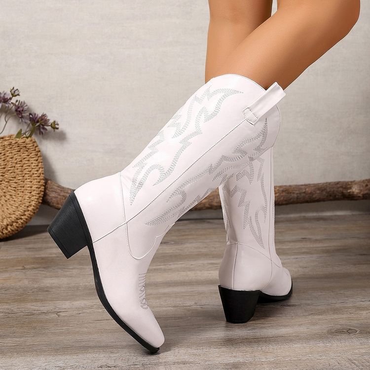 Graceful Orthopedic Boots for Modern Look