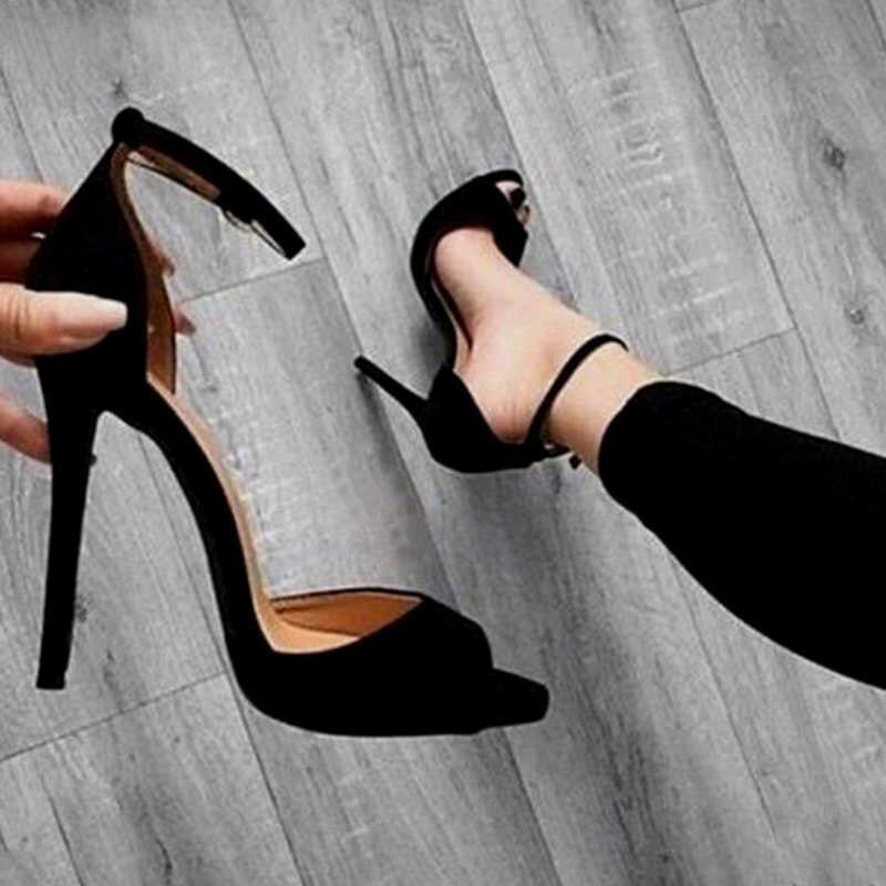 Graceful Orthopedic Sandals for Modern Look