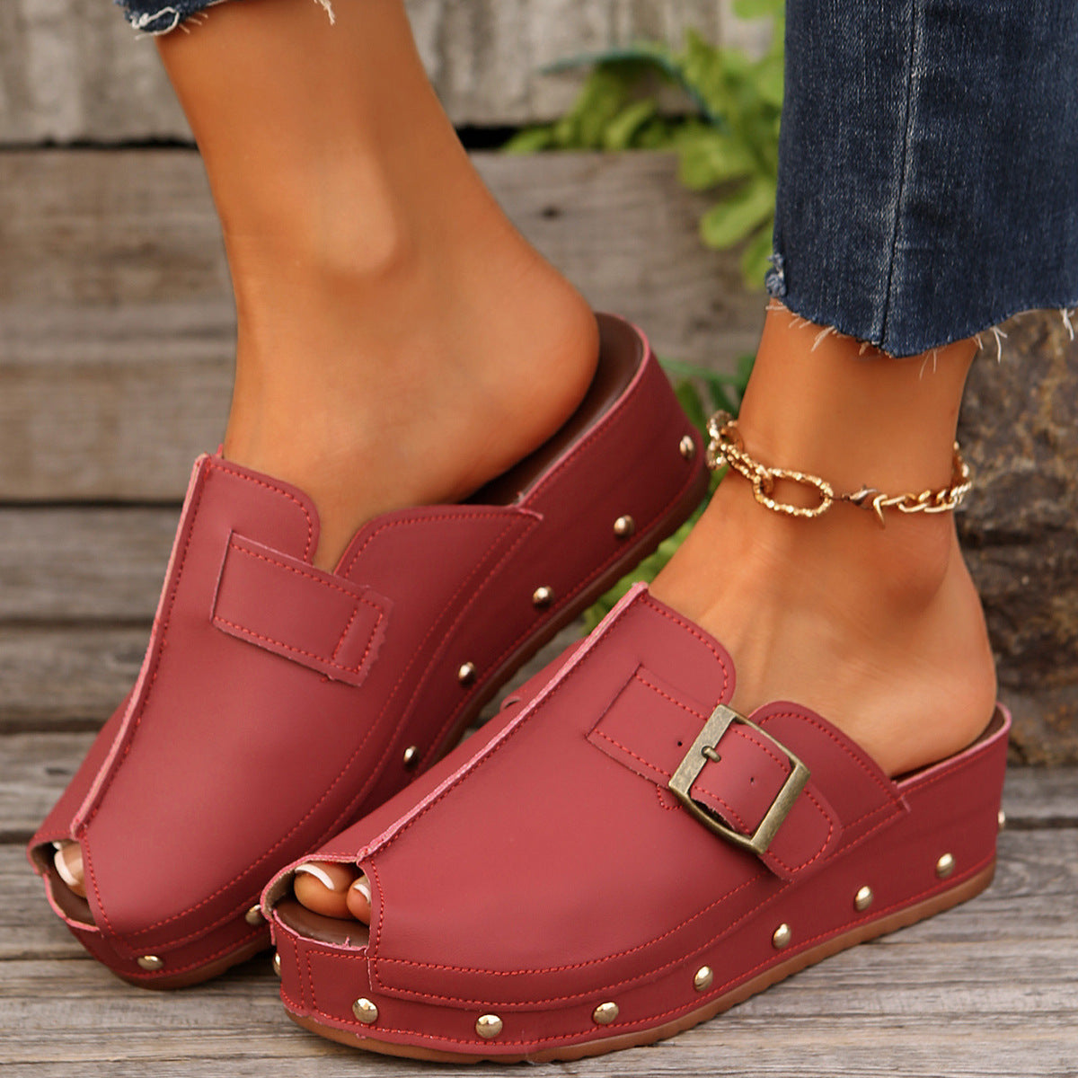 Chic Orthopedic Sandals with Unique Design